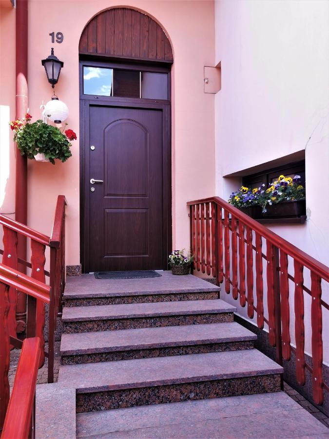 Dom Pod Tujami Bed & Breakfast Krakow Exterior photo