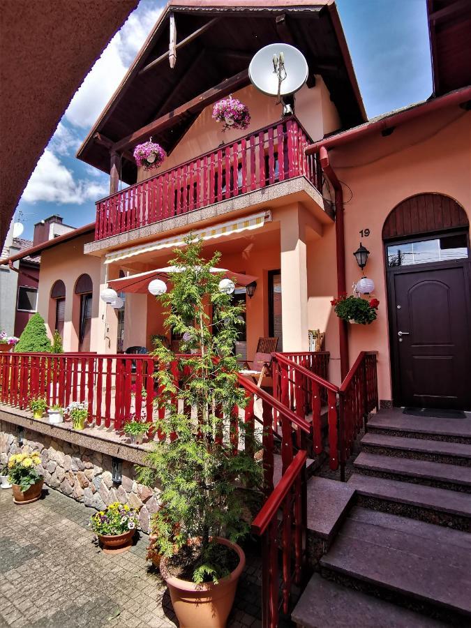 Dom Pod Tujami Bed & Breakfast Krakow Exterior photo